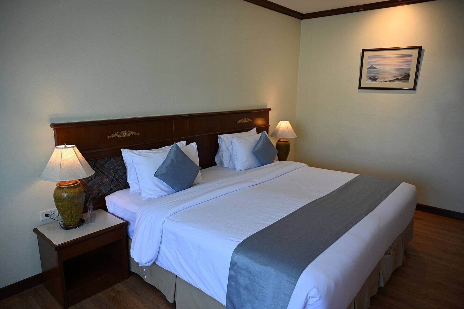 Does Steam Kill Bed Bugs and Their Eggs? What Professional Heat Treatment Actually Does